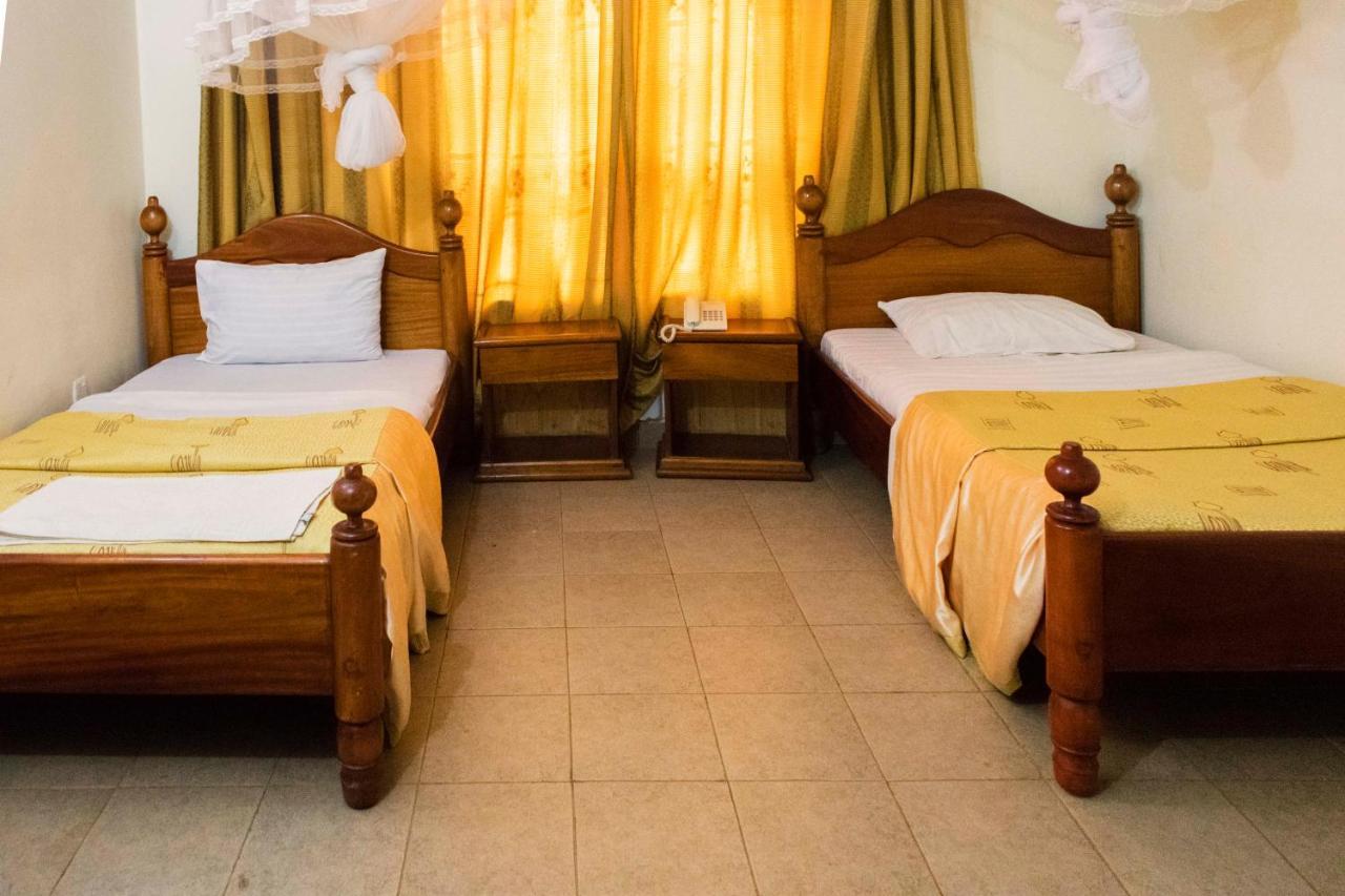 Palm World Hotels Mbarara ภายนอก รูปภาพ