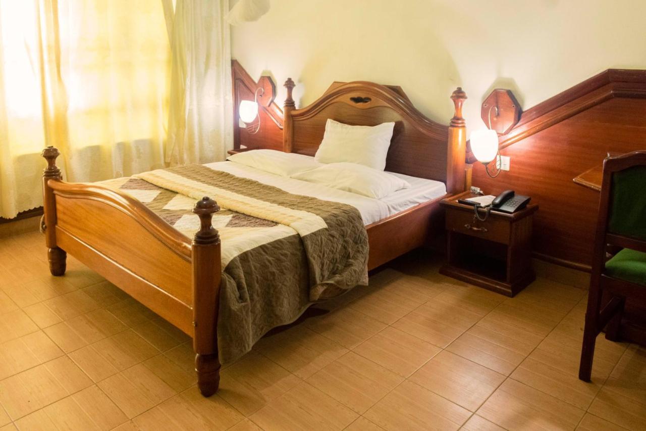 Palm World Hotels Mbarara ภายนอก รูปภาพ