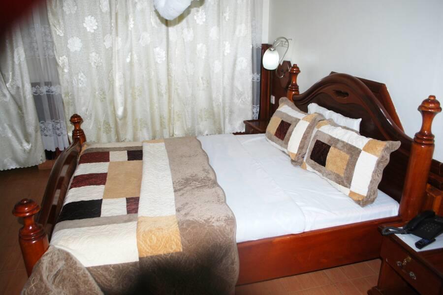 Palm World Hotels Mbarara ภายนอก รูปภาพ